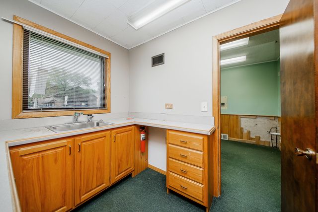 1502 State Rte 38, Wheaton, IL 60187